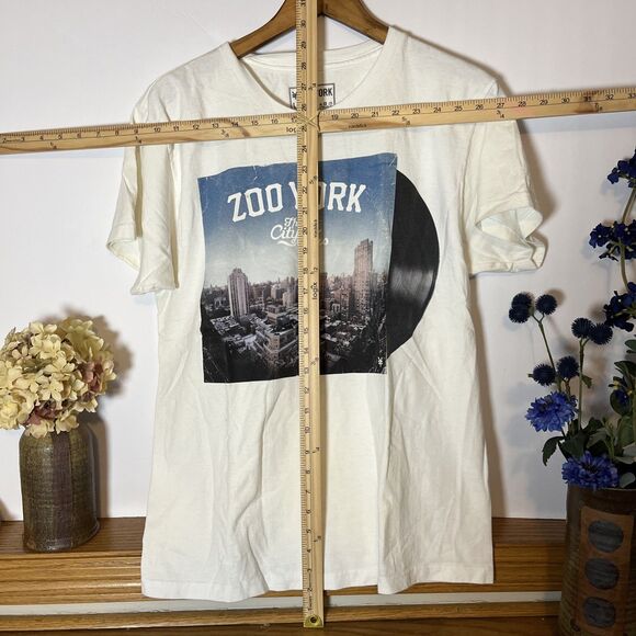 Men's Y2K Zoo York NYC Skateboard Graphic T-Shirt Size L - Picture 3 of 4